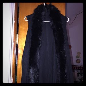 Faux fur sleeveless sweater